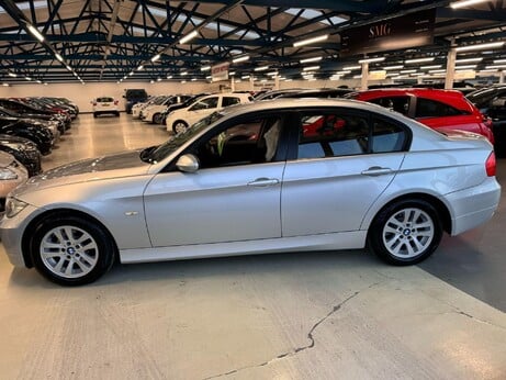 BMW 3 Series 2.0 320i SE Auto Euro 4 4dr 3