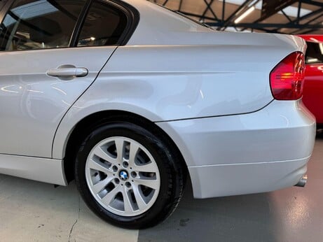 BMW 3 Series 2.0 320i SE Auto Euro 4 4dr 4