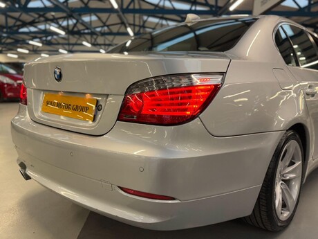 BMW 5 Series 2.0 520d SE Steptronic Euro 4 4dr 11