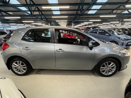 Toyota Auris 1.6 TR Multimode 5dr 9