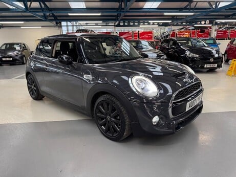 Mini Hatch 2.0 Cooper S Euro 6 (s/s) 3dr 21