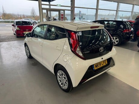 Toyota Aygo 1.0 VVT-i x-play Euro 6 5dr 11