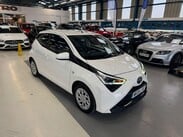 Toyota Aygo 1.0 VVT-i x-play Euro 6 5dr 15