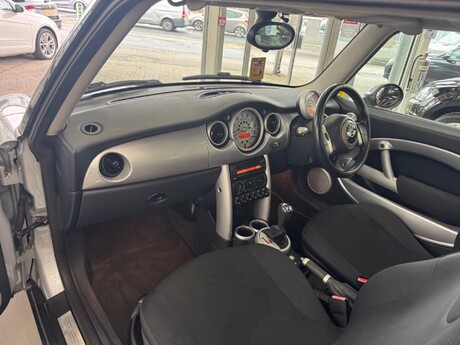 Mini Hatch 1.6 Cooper CVT Euro 4 3dr 15