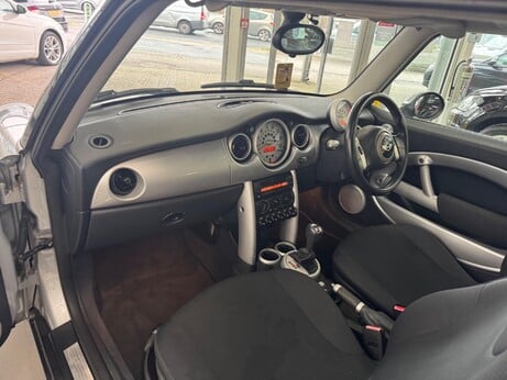 Mini Hatch 1.6 Cooper CVT Euro 4 3dr 11