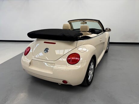 Volkswagen Beetle 1.6 Cabriolet Euro 4 2dr 23