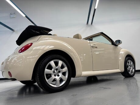 Volkswagen Beetle 1.6 Cabriolet Euro 4 2dr 29