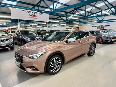 Infiniti Q30 2.2d Premium Tech DCT AWD Euro 6 (s/s) 5dr 2