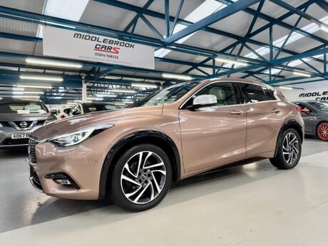 Infiniti Q30 2.2d Premium Tech DCT AWD Euro 6 (s/s) 5dr 3