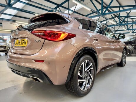 Infiniti Q30 2.2d Premium Tech DCT AWD Euro 6 (s/s) 5dr 7