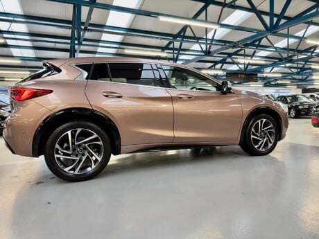 Infiniti Q30 2.2d Premium Tech DCT AWD Euro 6 (s/s) 5dr 19