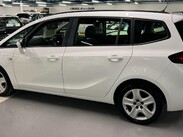 Vauxhall Zafira 2.0 CDTi Exclusiv Auto Euro 5 5dr 20