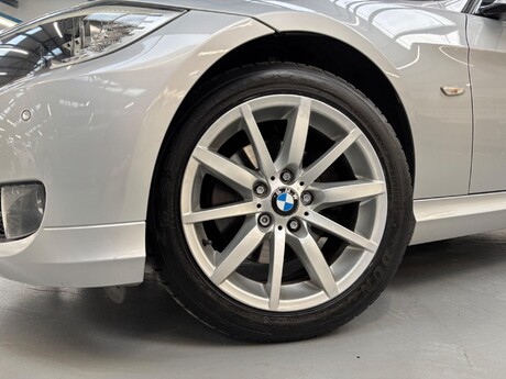 BMW 3 Series 3.0 325i SE Steptronic Euro 5 4dr 5