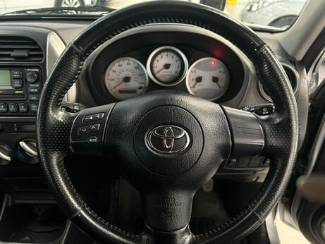 Toyota Rav4 2.0 VVT-i XT3 4WD 3dr 8