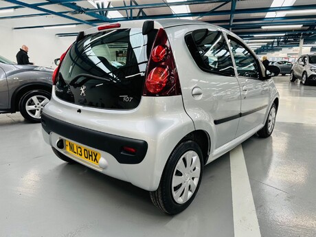 Peugeot 107 1.0 12V Active Euro 5 5dr 4