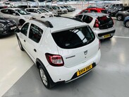 Dacia Sandero Stepway 0.9 TCe Laureate Euro 5 5dr 9