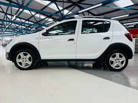 Dacia Sandero Stepway 0.9 TCe Laureate Euro 5 5dr 68