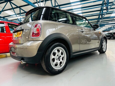 Mini Hatch 1.6 Cooper Euro 5 (s/s) 3dr 7