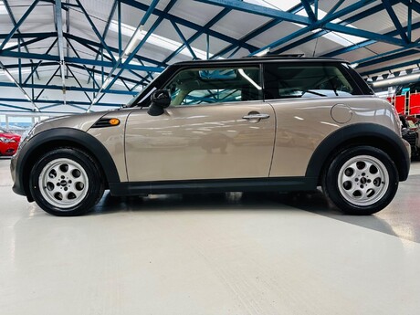 Mini Hatch 1.6 Cooper Euro 5 (s/s) 3dr 47