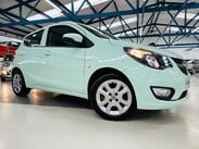 Vauxhall Viva 1.0i SE Euro 6 5dr 4