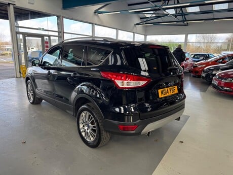 Ford Kuga 2.0 TDCi Titanium 2WD Euro 5 5dr 7