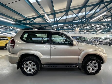 Toyota Land Cruiser 3.0 D-4D LC3 3dr 10