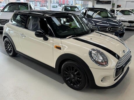 Mini Hatch 1.5 Cooper Auto Euro 6 (s/s) 3dr 21