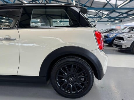 Mini Hatch 1.5 Cooper Auto Euro 6 (s/s) 3dr 11