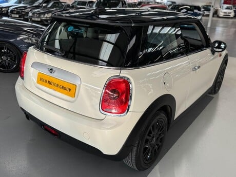 Mini Hatch 1.5 Cooper Auto Euro 6 (s/s) 3dr 17