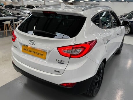 Hyundai ix35 2.0 CRDi Premium 4WD Euro 5 5dr 14