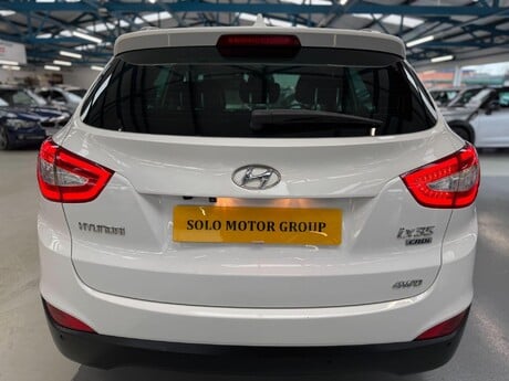 Hyundai ix35 2.0 CRDi Premium 4WD Euro 5 5dr 15