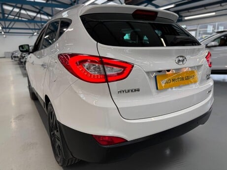 Hyundai ix35 2.0 CRDi Premium 4WD Euro 5 5dr 12