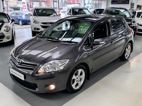 Toyota Auris 1.33 Dual VVT-i TR Euro 5 (s/s) 5dr 4