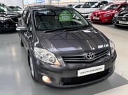 Toyota Auris 1.33 Dual VVT-i TR Euro 5 (s/s) 5dr 8