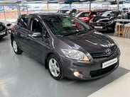 Toyota Auris 1.33 Dual VVT-i TR Euro 5 (s/s) 5dr 9