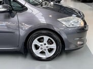 Toyota Auris 1.33 Dual VVT-i TR Euro 5 (s/s) 5dr 10