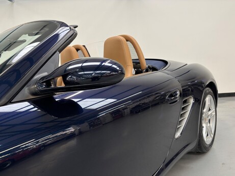Porsche Boxster 2.7 987 2dr 6