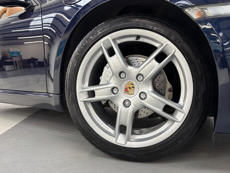 Porsche Boxster 2.7 987 2dr 40