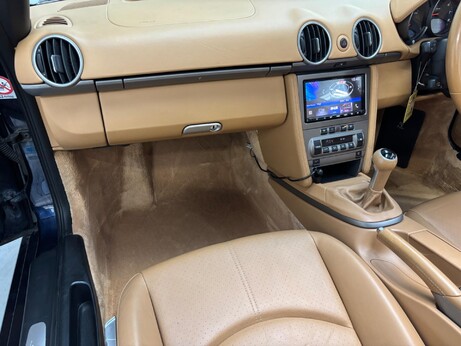 Porsche Boxster 2.7 987 2dr 83