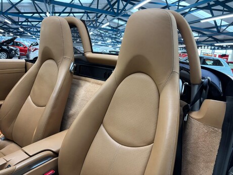 Porsche Boxster 2.7 987 2dr 85