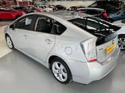 Toyota Prius 1.8 VVT-h T Spirit CVT Euro 5 (s/s) 5dr 18