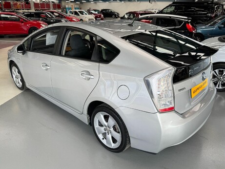 Toyota Prius 1.8 VVT-h T Spirit CVT Euro 5 (s/s) 5dr 14