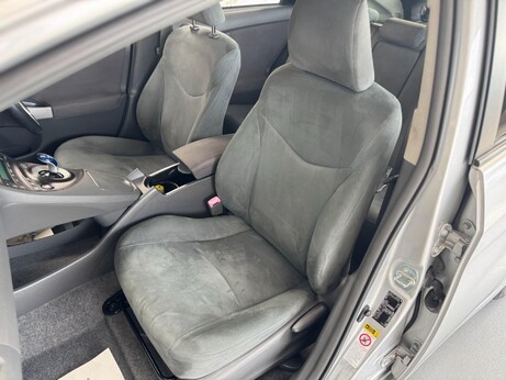 Toyota Prius 1.8 VVT-h T Spirit CVT Euro 5 (s/s) 5dr 64