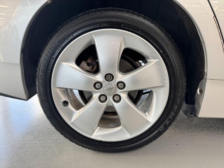 Toyota Prius 1.8 VVT-h T Spirit CVT Euro 5 (s/s) 5dr 92