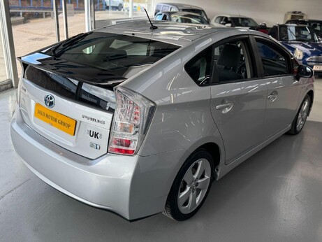 Toyota Prius 1.8 VVT-h T Spirit CVT Euro 5 (s/s) 5dr 9