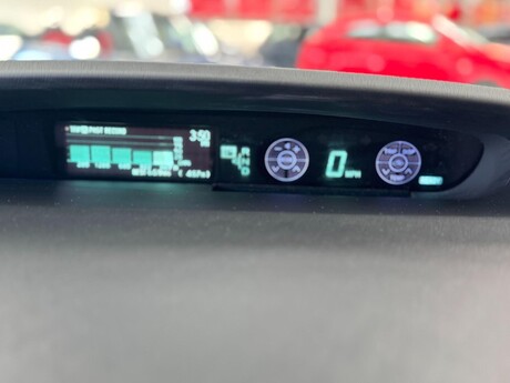 Toyota Prius 1.8 VVT-h T Spirit CVT Euro 5 (s/s) 5dr 33