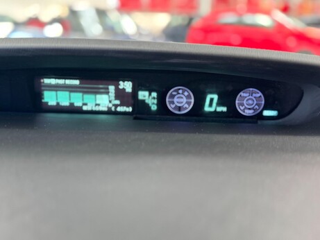 Toyota Prius 1.8 VVT-h T Spirit CVT Euro 5 (s/s) 5dr 29