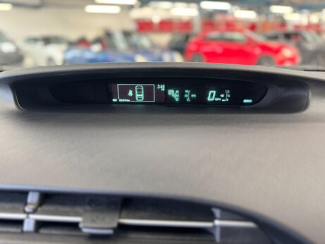 Toyota Prius 1.8 VVT-h T Spirit CVT Euro 5 (s/s) 5dr 23