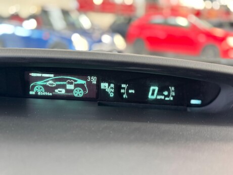 Toyota Prius 1.8 VVT-h T Spirit CVT Euro 5 (s/s) 5dr 30