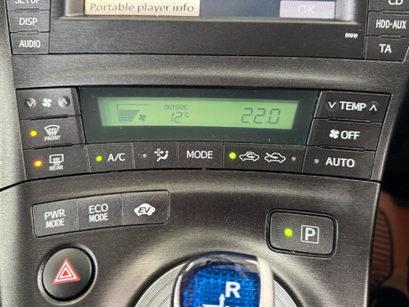 Toyota Prius 1.8 VVT-h T Spirit CVT Euro 5 (s/s) 5dr 39